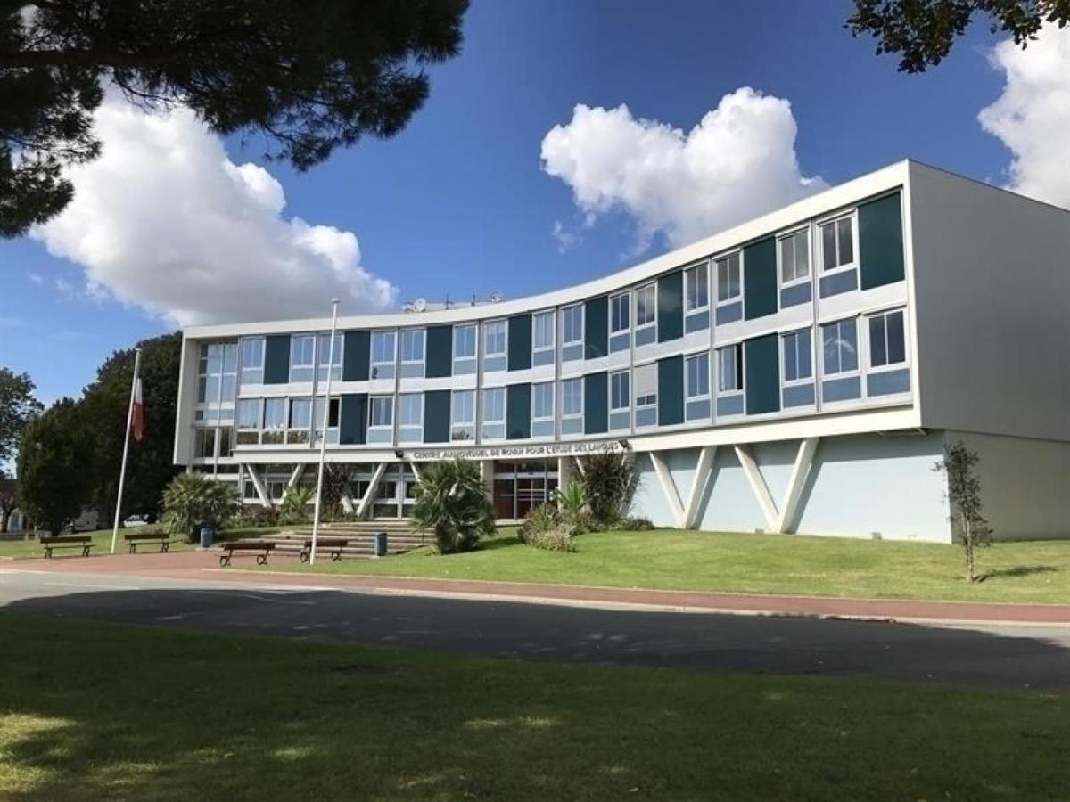 Apartment Residence Les Jardins De France Royan Exteriör bild